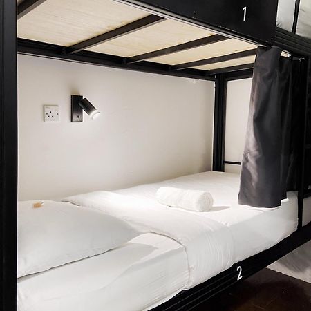 Pine Armenian Hostel Джордж Таун Екстериор снимка