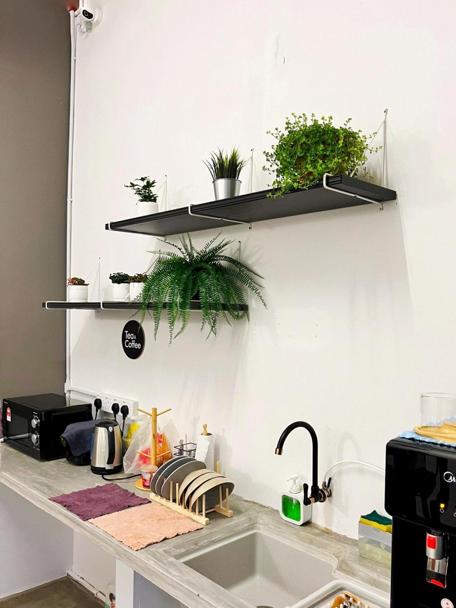Pine Armenian Hostel Джордж Таун Екстериор снимка