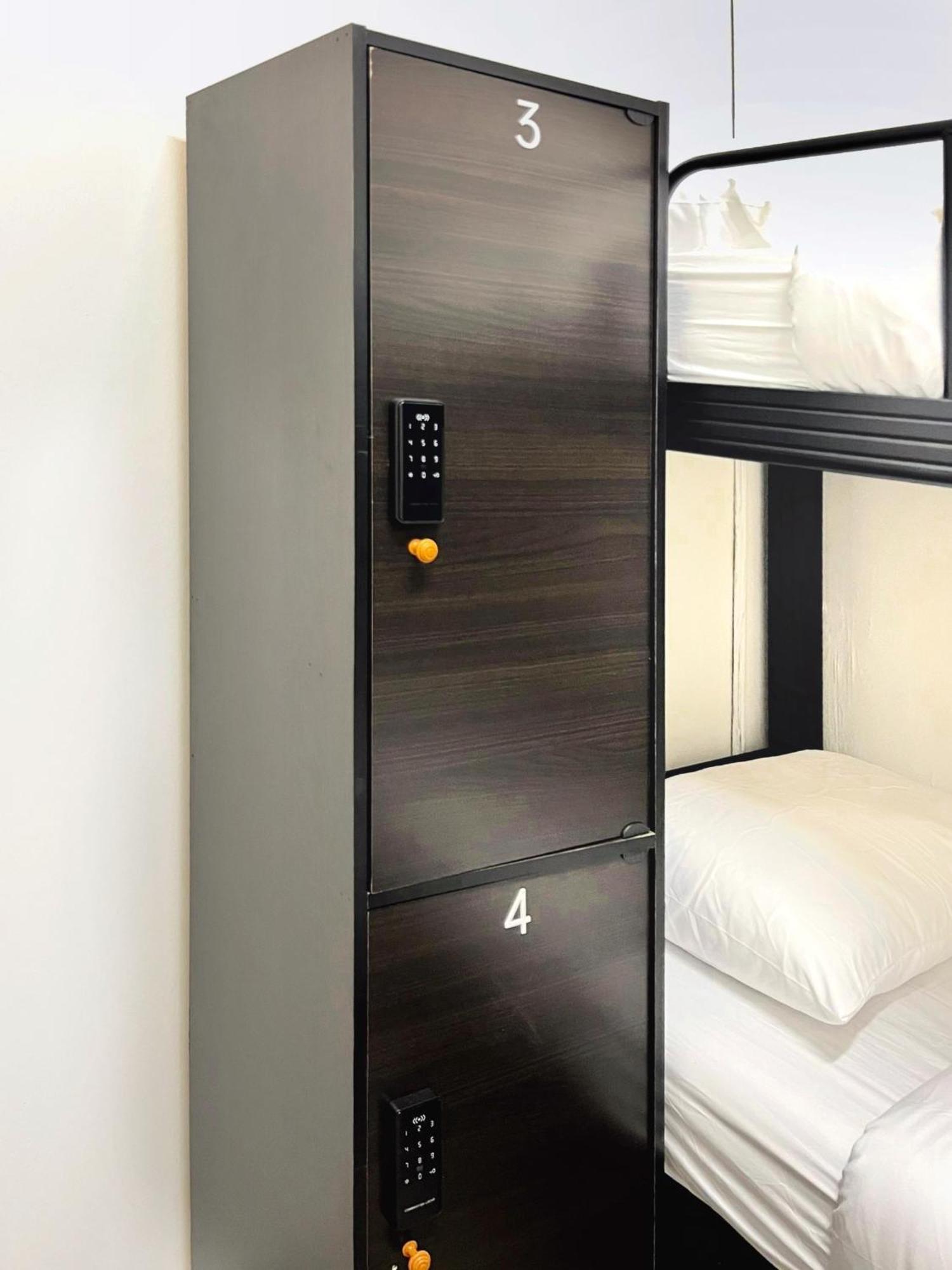 Pine Armenian Hostel Джордж Таун Екстериор снимка