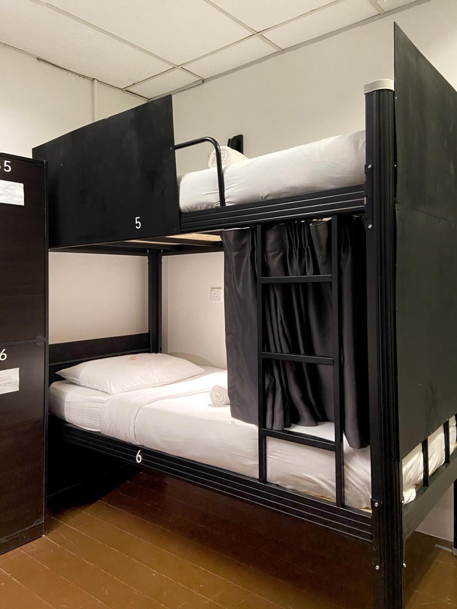 Pine Armenian Hostel Джордж Таун Екстериор снимка