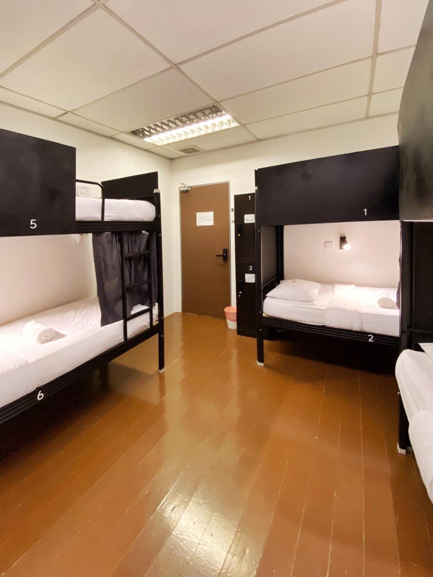 Pine Armenian Hostel Джордж Таун Екстериор снимка