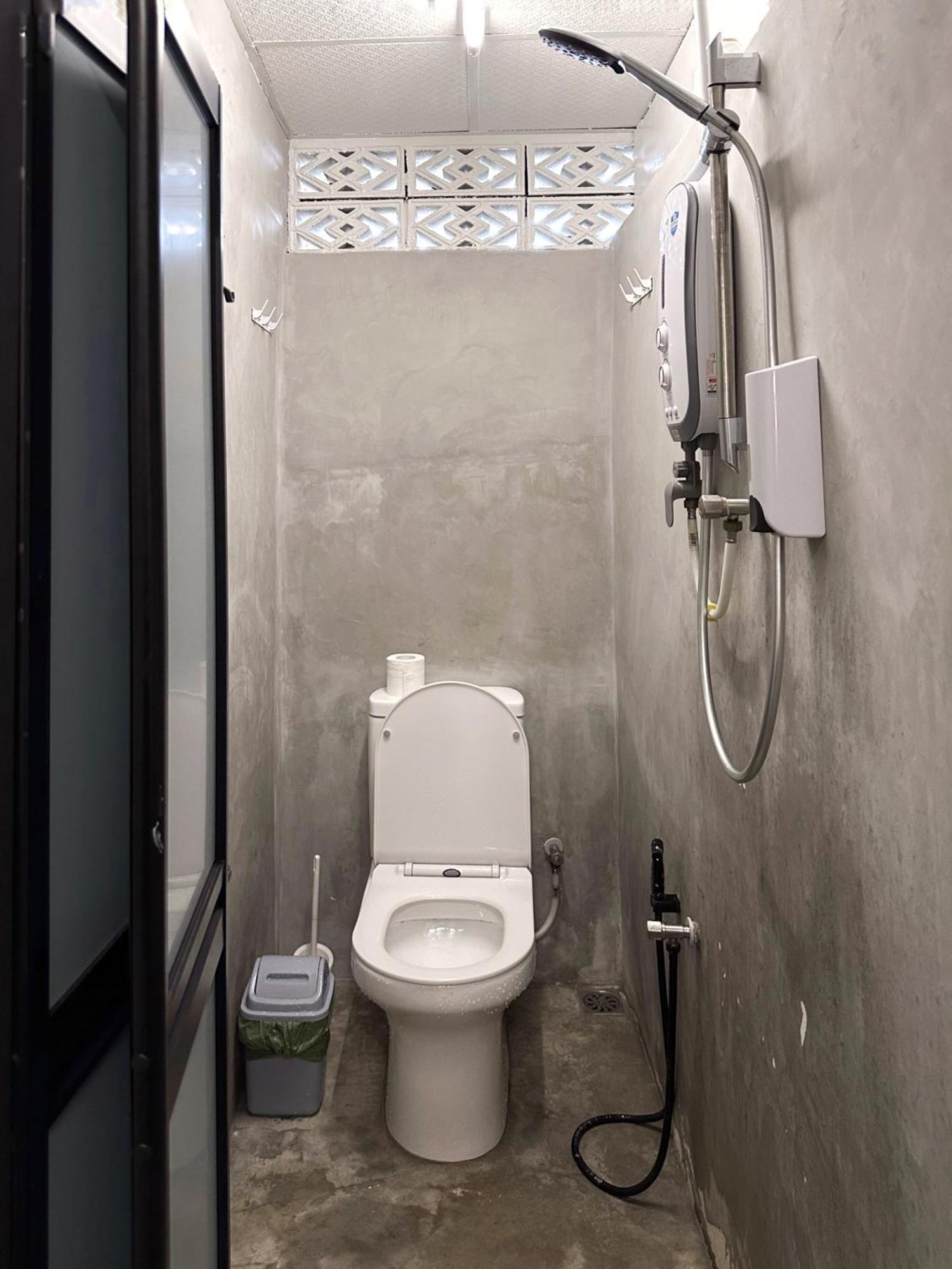 Pine Armenian Hostel Джордж Таун Екстериор снимка